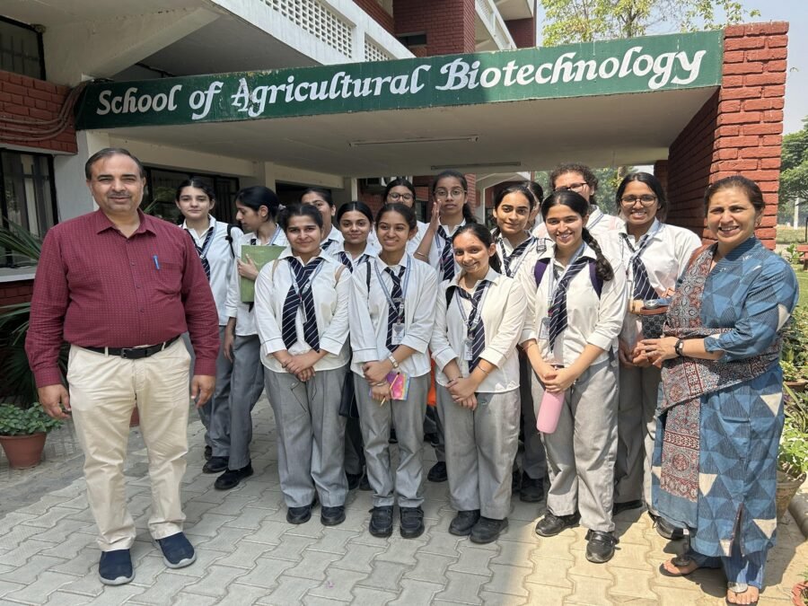 Visit to the Biotechnology Lab at PAU